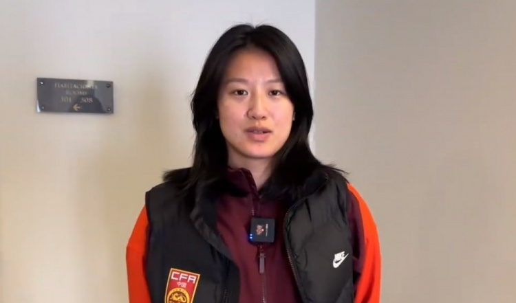  汪琳琳：范迪克是我的偶像和目標(biāo)，希望變成他那樣全面的中后衛(wèi)