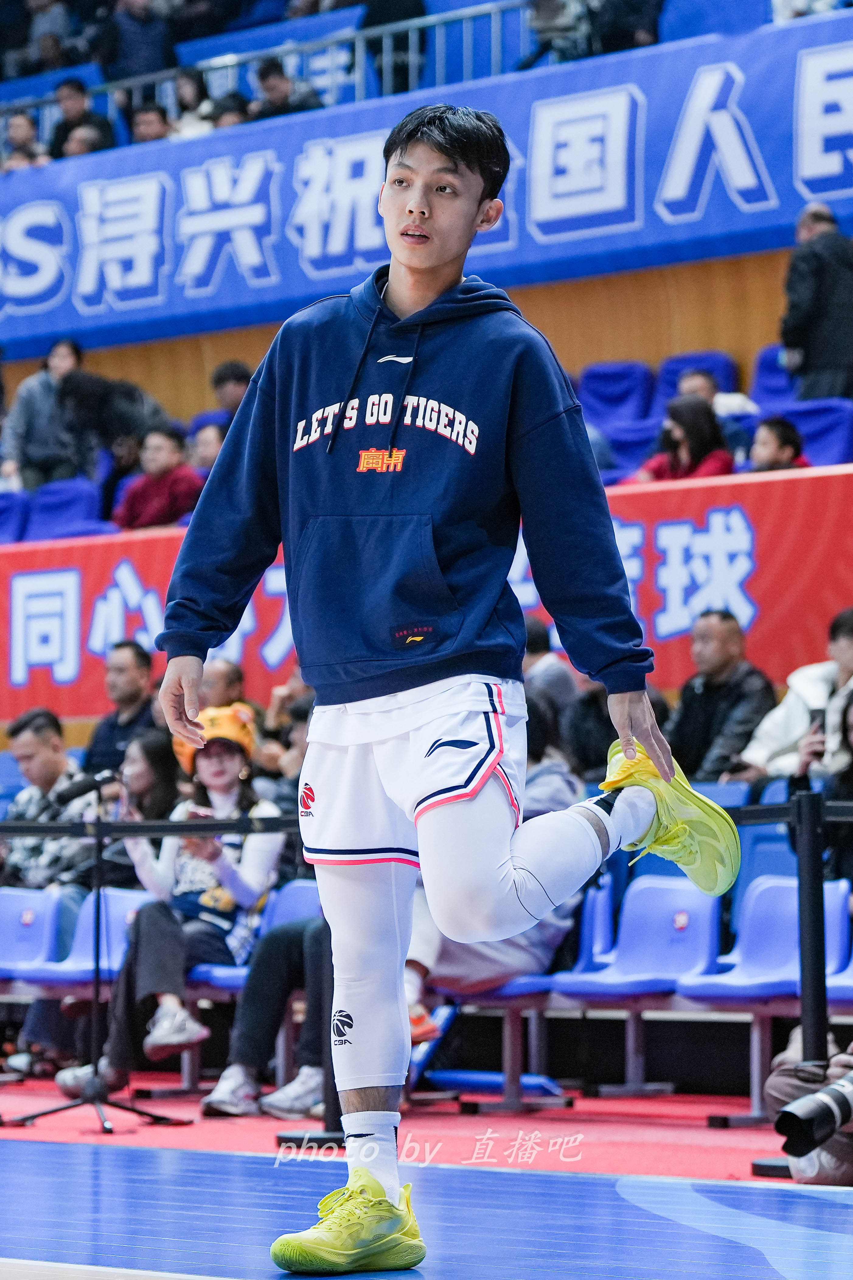  “控球中鋒”！徐杰這身體素質(zhì)有億點(diǎn)東西