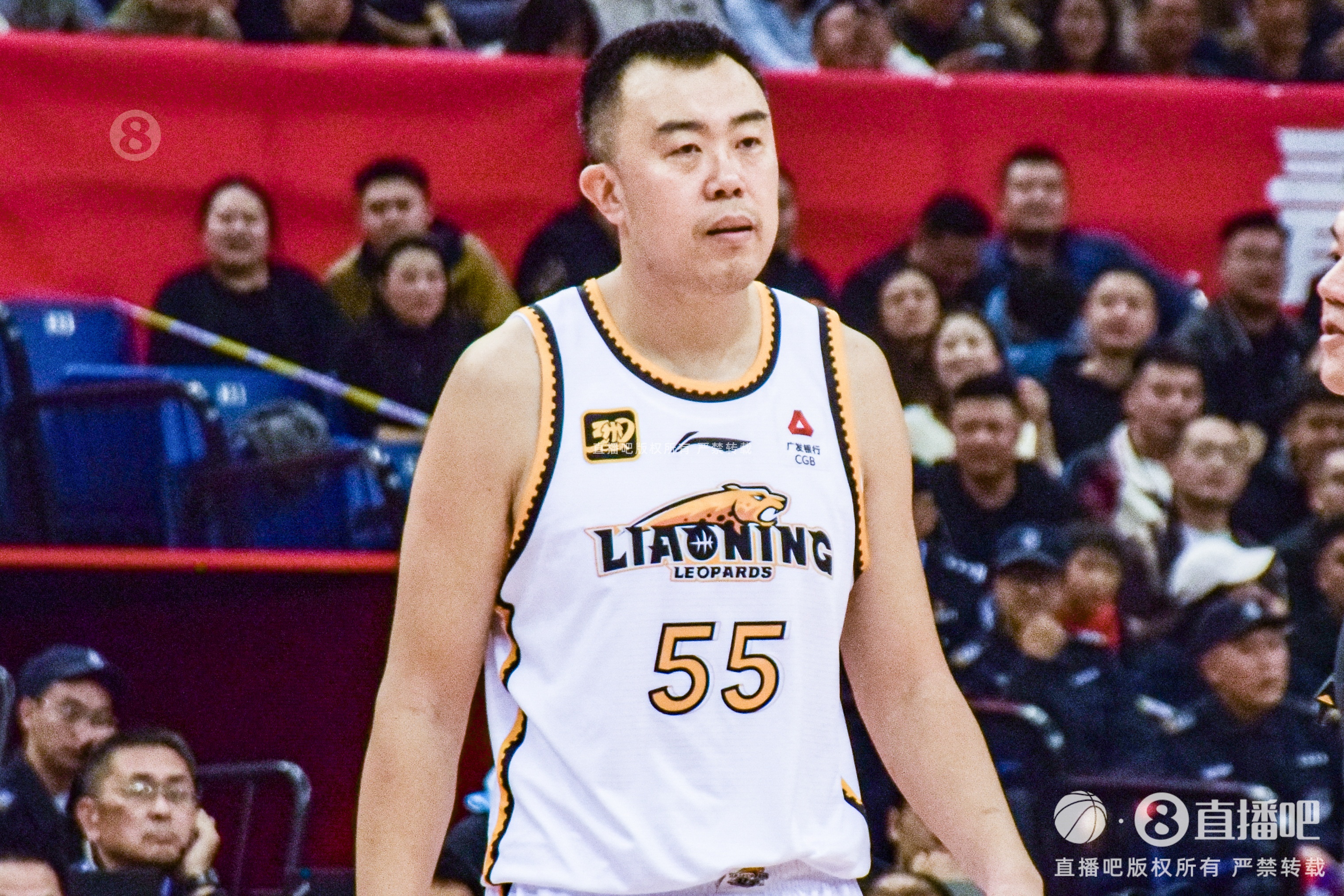  油箱滿滿的！韓德君上半場5投全中得到10分3板2助1斷