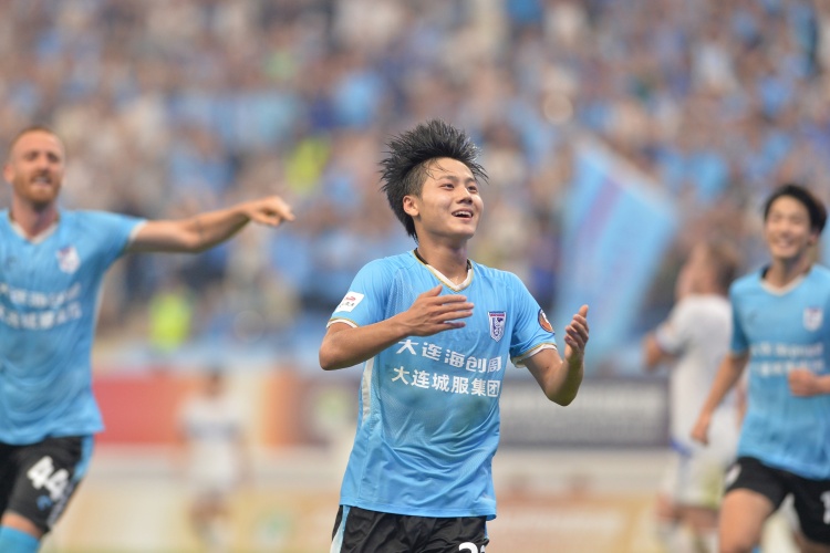  19歲國青小將毛偉杰進(jìn)入大連英博戰(zhàn)泰山首發(fā)，將迎中超首秀