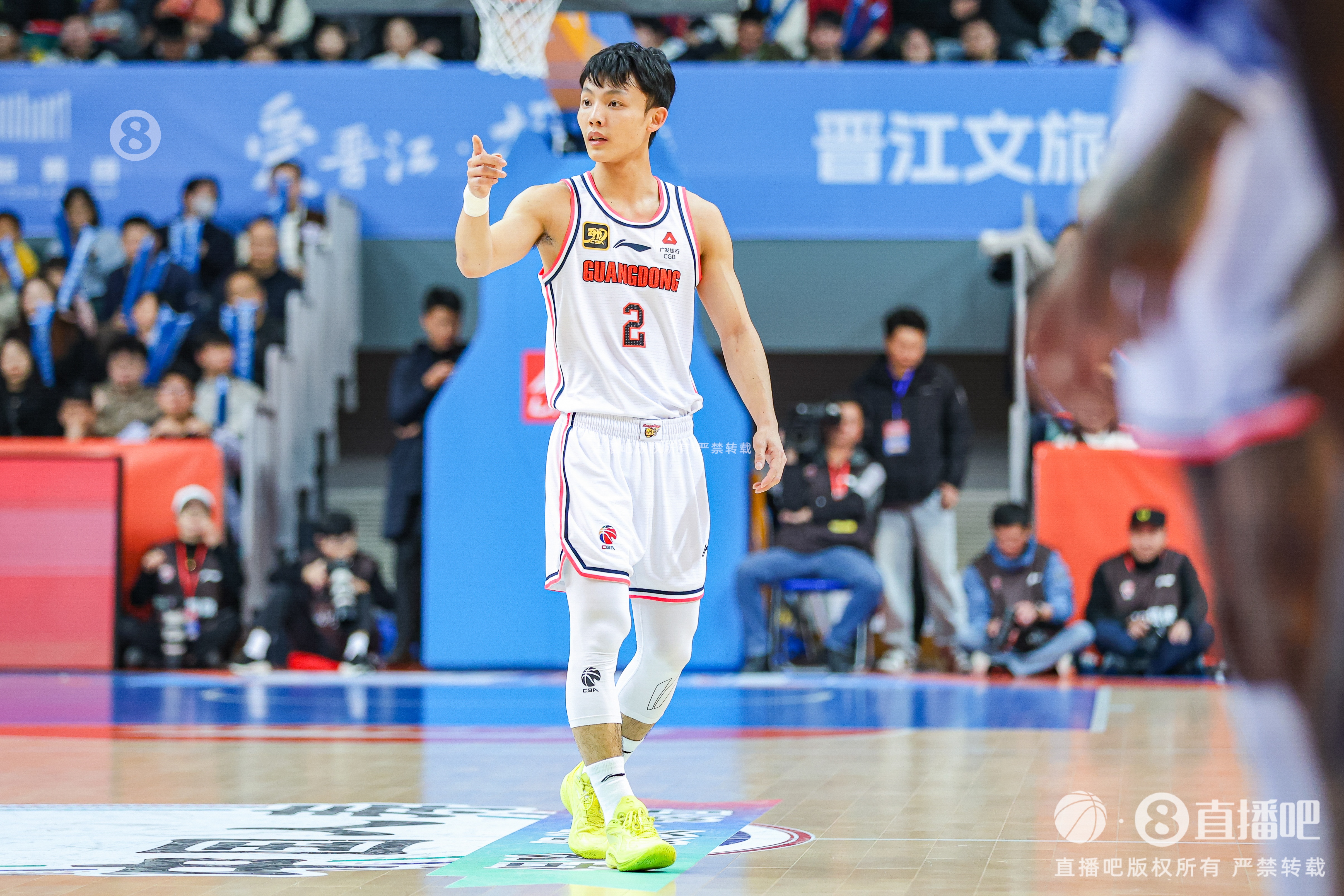  徐杰：身高不是打籃球的唯一標(biāo)準(zhǔn) 努力、勤奮、自律也是天賦