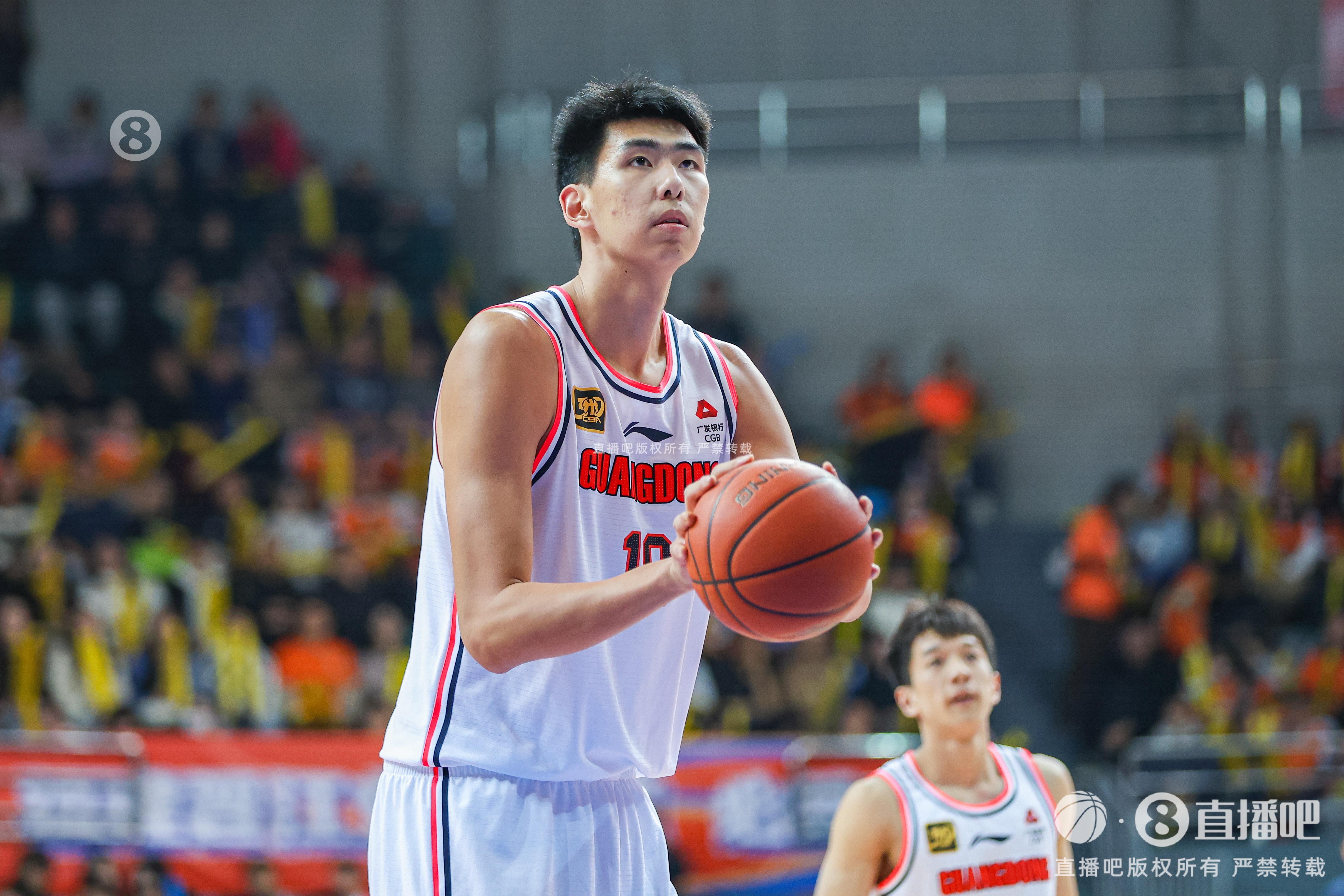  扣爽了！徐昕7中5得到15分8板 罰球7中5
